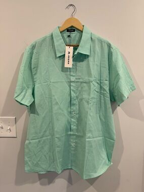 Short-Sleeve Mint Green Button-Down Shirt